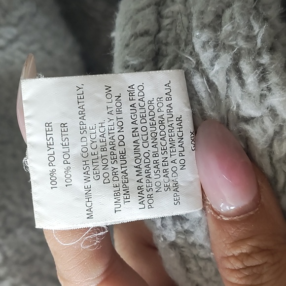 Grey Blanket - Picture 3 of 4